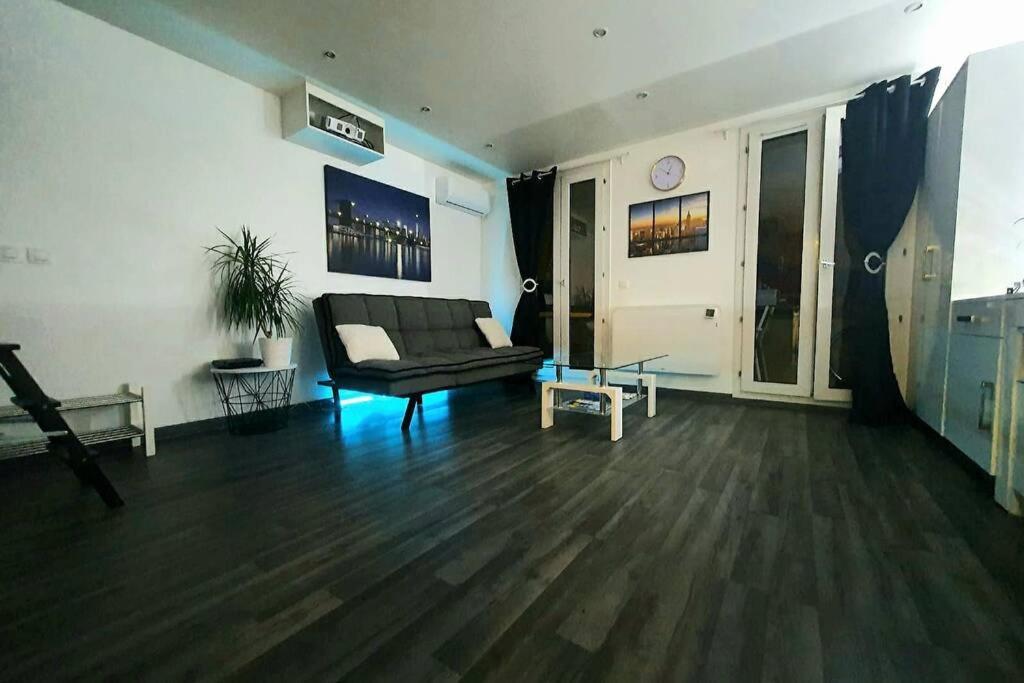פואסי Superbe Studio De 30M2 Proche De Paris מראה חיצוני תמונה